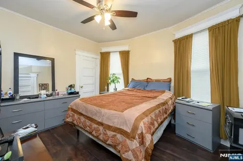 1053 Hunterdon Street Newark NJ 07112
