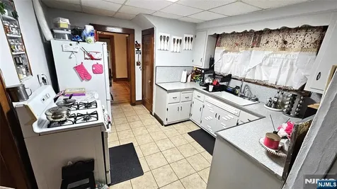 213-215 Vernon Avenue Paterson NJ 07503