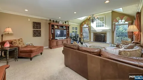 6 Brentwood Court Wayne NJ 07470