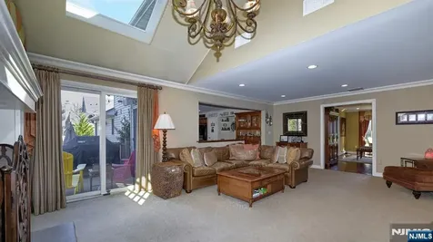 6 Brentwood Court Wayne NJ 07470