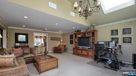 6 Brentwood Court Wayne NJ 07470