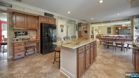 6 Brentwood Court Wayne NJ 07470