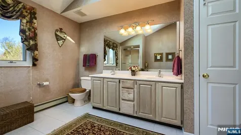 6 Brentwood Court Wayne NJ 07470