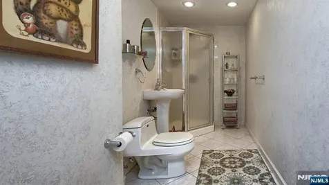 6 Brentwood Court Wayne NJ 07470
