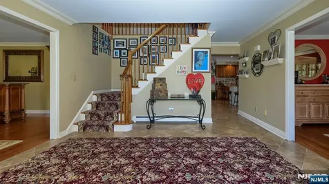 6 Brentwood Court Wayne NJ 07470