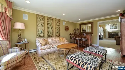 6 Brentwood Court Wayne NJ 07470