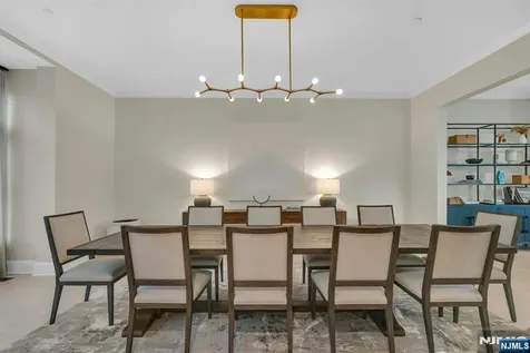 25 Moorings Lane Edgewater NJ 07020