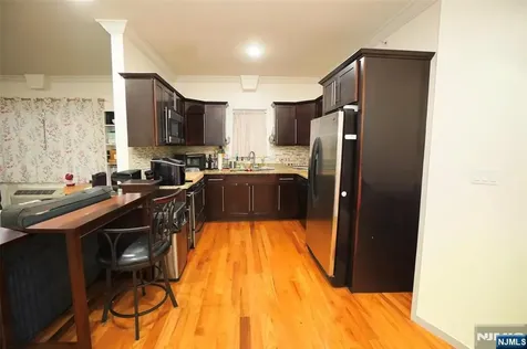 6708 Jackson Street Guttenberg NJ 07093