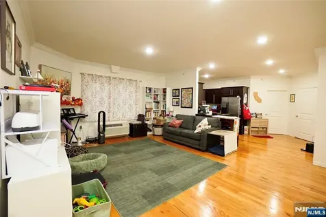 6708 Jackson Street Guttenberg NJ 07093
