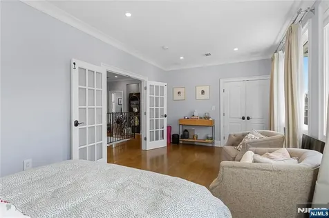 537 Spring Valley Road Paramus NJ 07652