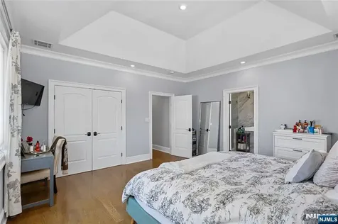 537 Spring Valley Road Paramus NJ 07652
