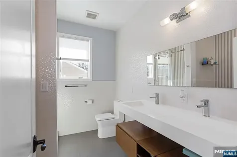 537 Spring Valley Road Paramus NJ 07652