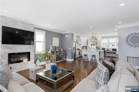 537 Spring Valley Road Paramus NJ 07652