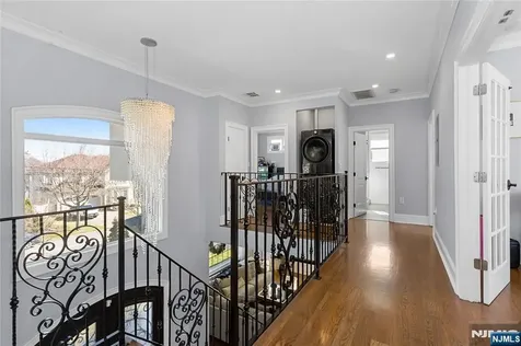 537 Spring Valley Road Paramus NJ 07652