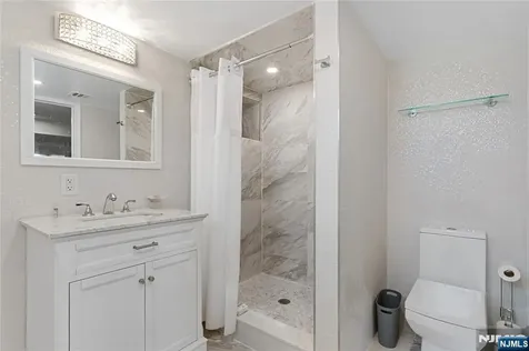 537 Spring Valley Road Paramus NJ 07652
