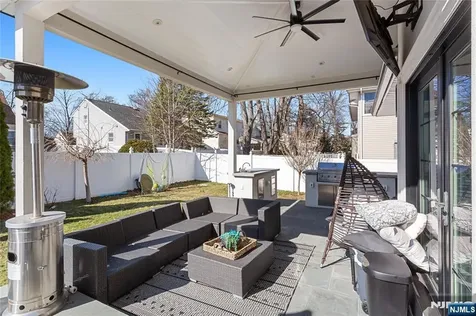 537 Spring Valley Road Paramus NJ 07652