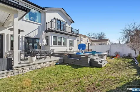 537 Spring Valley Road Paramus NJ 07652