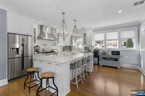 537 Spring Valley Road Paramus NJ 07652