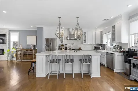 537 Spring Valley Road Paramus NJ 07652