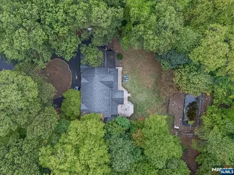 240 Ottowa Lane Franklin Lakes NJ 07417