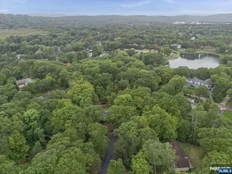 240 Ottowa Lane Franklin Lakes NJ 07417