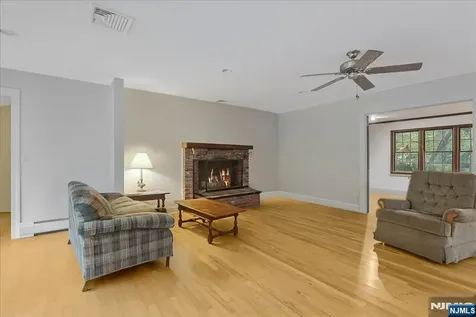 240 Ottowa Lane Franklin Lakes NJ 07417