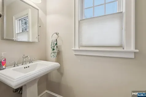 577 Ridgewood Road Twp Of Washington NJ 07676