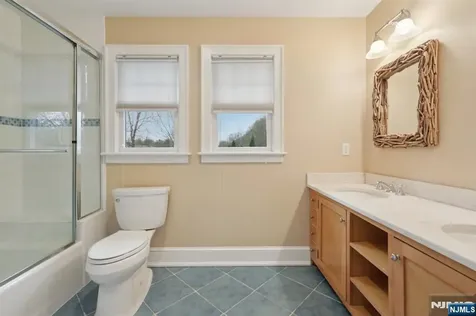 577 Ridgewood Road Twp Of Washington NJ 07676