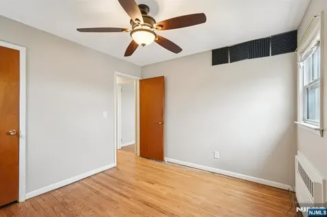 397 Oak Street Ridgefield NJ 07657