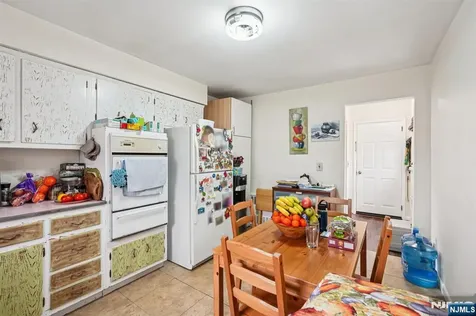 397 Oak Street Ridgefield NJ 07657