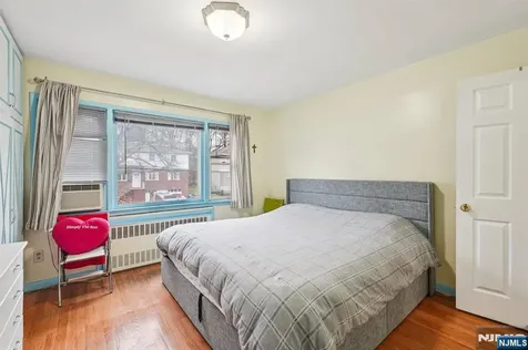 397 Oak Street Ridgefield NJ 07657