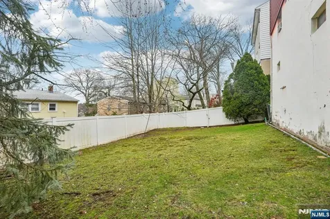 397 Oak Street Ridgefield NJ 07657