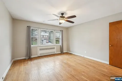 397 Oak Street Ridgefield NJ 07657