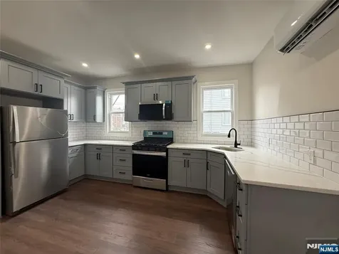 144 Main Street Lodi NJ 07644