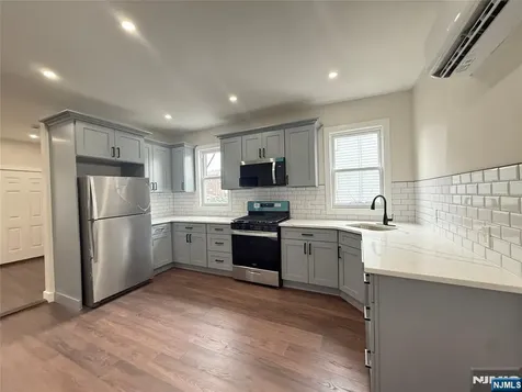 144 Main Street Lodi NJ 07644