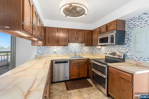 1705 Harmon Cove Tower Secaucus NJ 07094