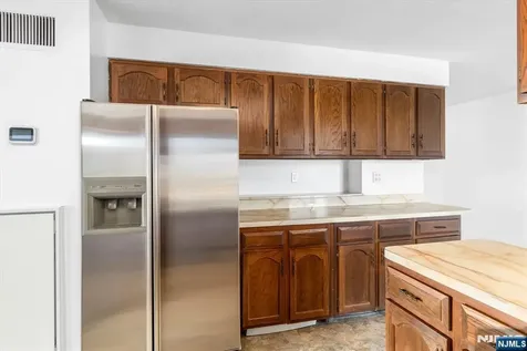 1705 Harmon Cove Tower Secaucus NJ 07094