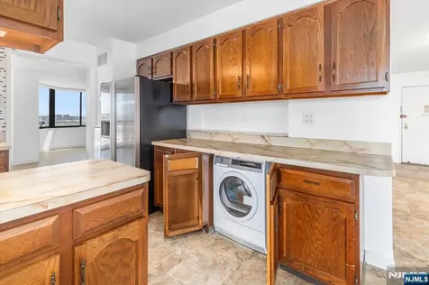 1705 Harmon Cove Tower Secaucus NJ 07094