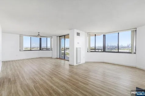 1705 Harmon Cove Tower Secaucus NJ 07094