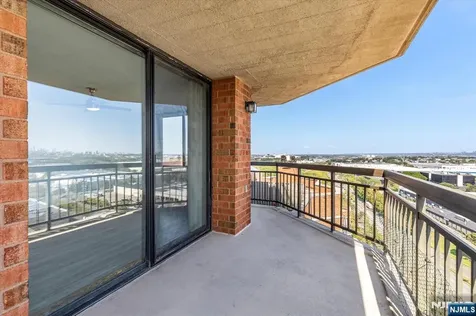 1705 Harmon Cove Tower Secaucus NJ 07094