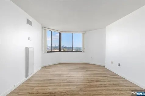 1705 Harmon Cove Tower Secaucus NJ 07094