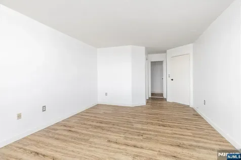 1705 Harmon Cove Tower Secaucus NJ 07094