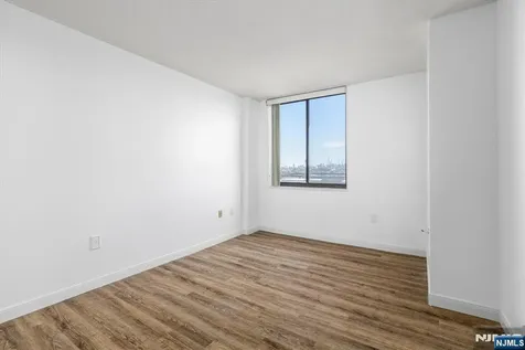 1705 Harmon Cove Tower Secaucus NJ 07094