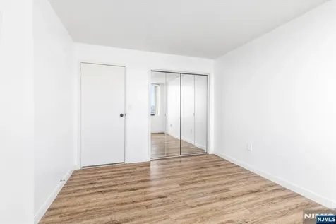 1705 Harmon Cove Tower Secaucus NJ 07094