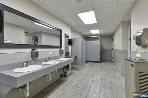 1705 Harmon Cove Tower Secaucus NJ 07094