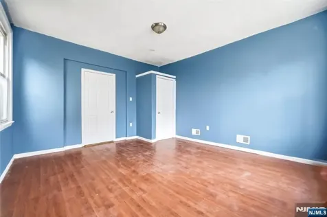 375 6th Avenue Newark NJ 07107