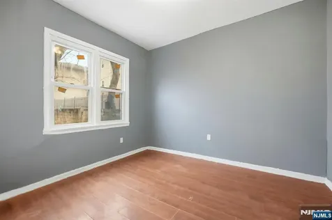 375 6th Avenue Newark NJ 07107