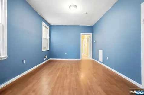 375 6th Avenue Newark NJ 07107
