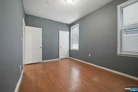 375 6th Avenue Newark NJ 07107