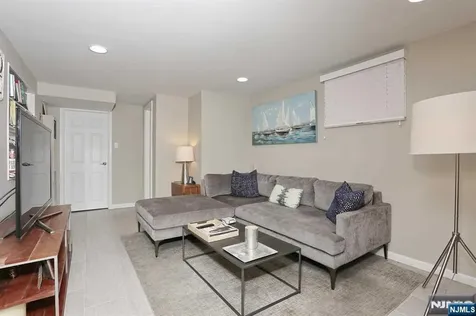 11 Evans Road Cresskill NJ 07626